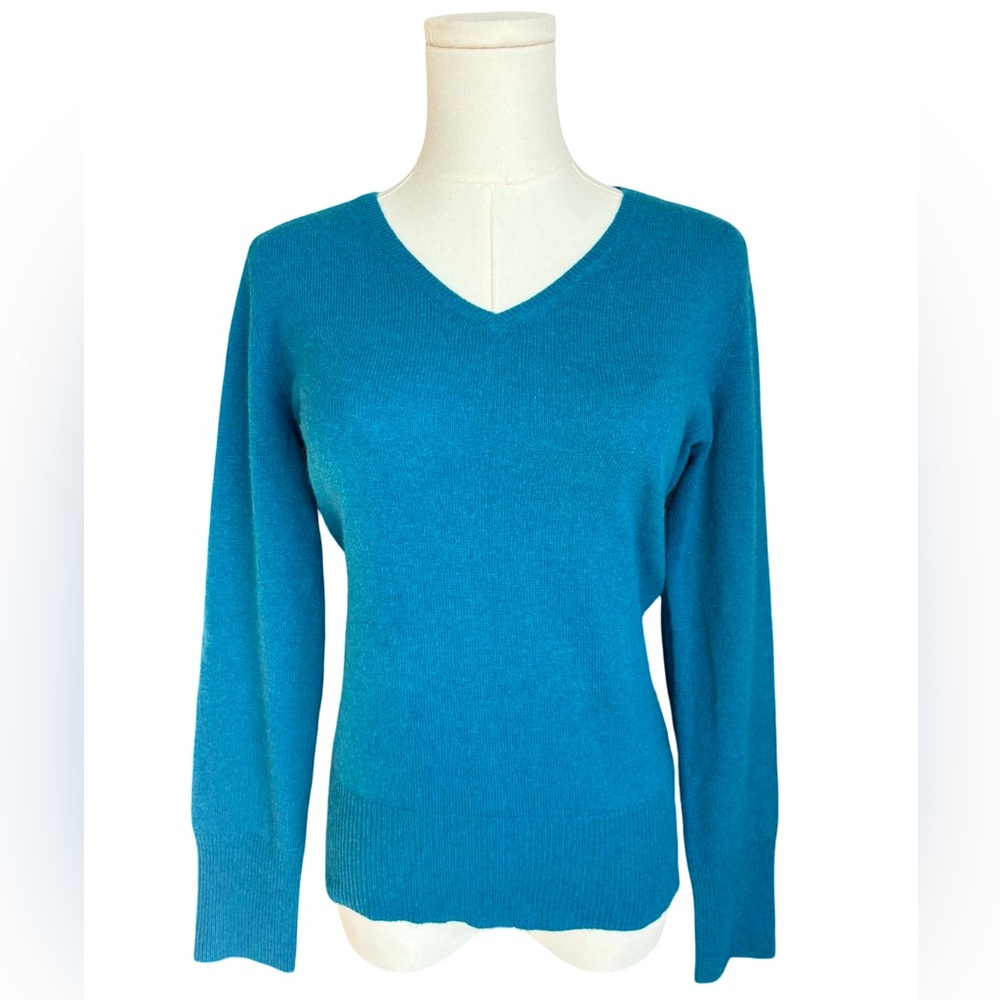Apt. 9 100% Cashmere V Neck Knit Sweater